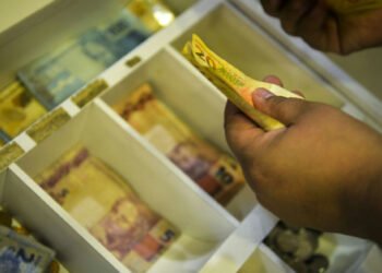 INPC registra deflação em agosto e impacta reajuste de salários