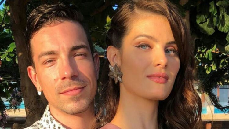 Isabeli Fontana e Di Ferrero celebram uma década de união com foco em parceria e superação