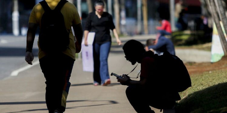 Jovens nem-nem: Brasil registra queda no índice de desocupação escolar 1 Jovens nem-nem: Brasil registra queda no índice de desocupação escolar