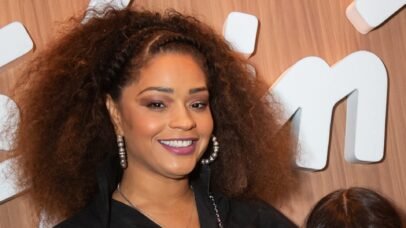 Juliana Alves curte Rock in Rio em rara aparição pública com a família