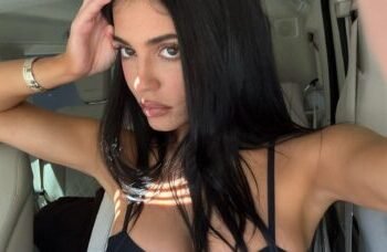 Kylie Jenner vende mansão luxuosa em Hidden Hills por R$ 78,7 milhões