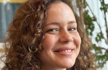 Leandra Leal revela como foi crescer nos bastidores do teatro e da TV