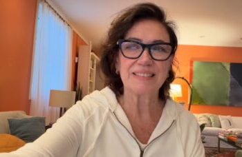 Lilia Cabral destaca detalhe afetivo na decoração de seu escritório