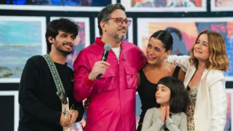Lúcio Mauro Filho relembra pedido de casamento inusitado após trilha