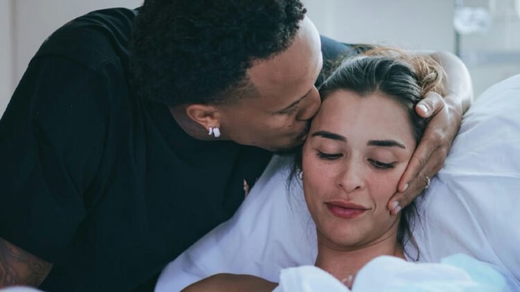 Nasce Gabriel, primeiro filho de Tainá Militão e Éder Militão