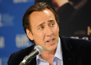 Nicolas Cage deixa mansão em Malibu após cratera abrir no terreno