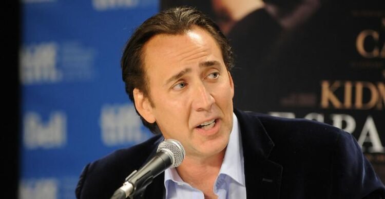 Nicolas Cage deixa mansão em Malibu após cratera abrir no terreno