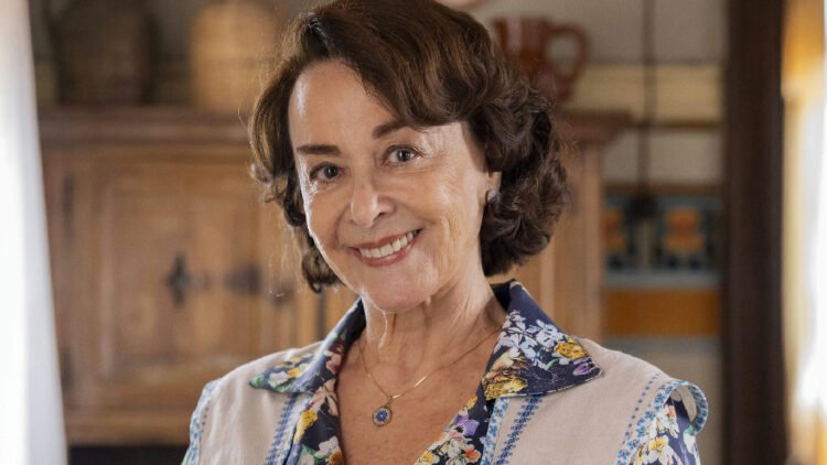 Nívea Maria negocia retorno às novelas em sequência de Avenida Brasil 1 Nívea Maria negocia retorno às novelas em sequência de Avenida Brasil
