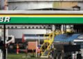 Petrobras eleva preço do diesel, mas subsídio federal evita alta na bomba