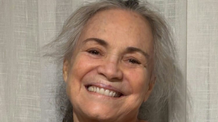 Regina Duarte revela segredo natural para fortalecer cabelos aos 79 anos 1 Regina Duarte revela segredo natural para fortalecer cabelos aos 79 anos