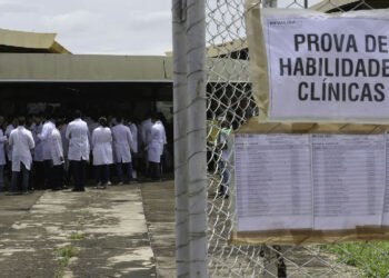 Revalida 2026: prazo para envio de diploma médico termina neste sábado