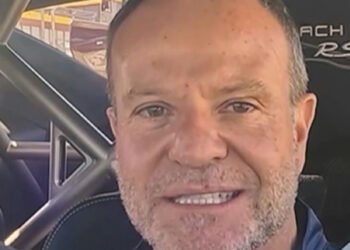 Rubinho Barrichello e Cíntia Chagas são fotografados juntos em viagem pela Itália