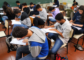 alunos numa sala de aula