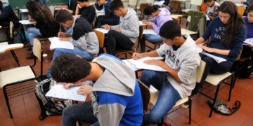 alunos numa sala de aula
