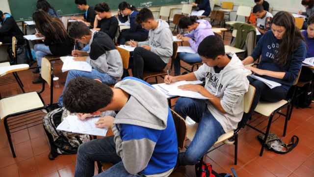 alunos numa sala de aula