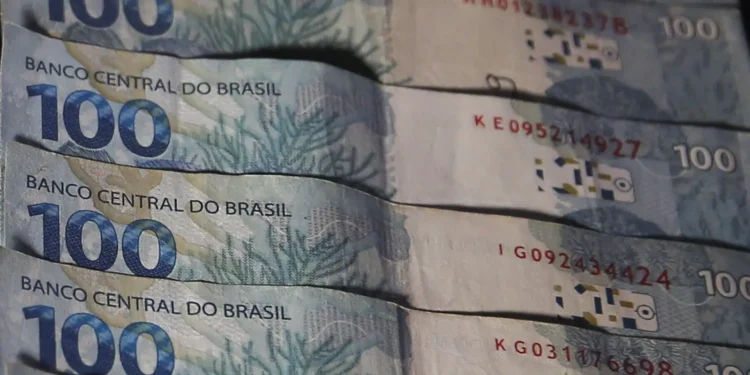 Selic em 13,75%: entidades criticam lentidão no corte de juros