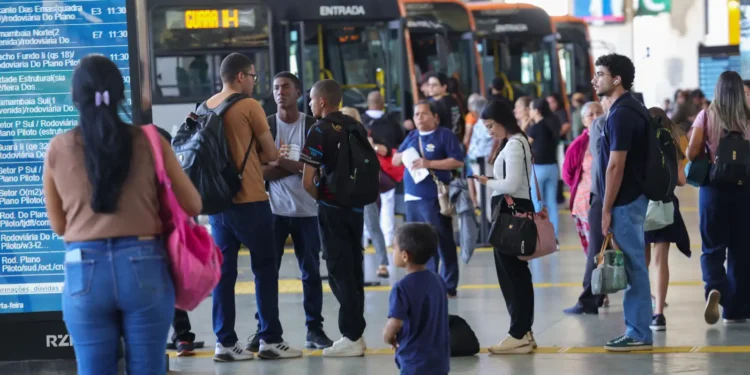 Setor de serviços mantém estabilidade em julho com alta acumulada
