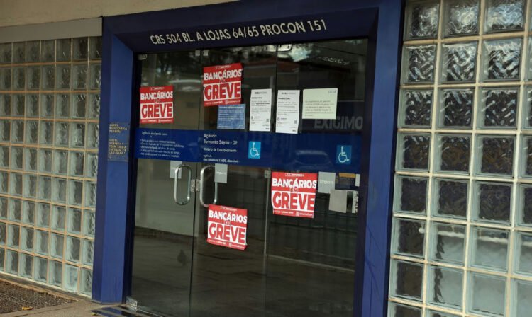 TST determina que 60% dos funcionários da Caixa mantenham atividades durante greve