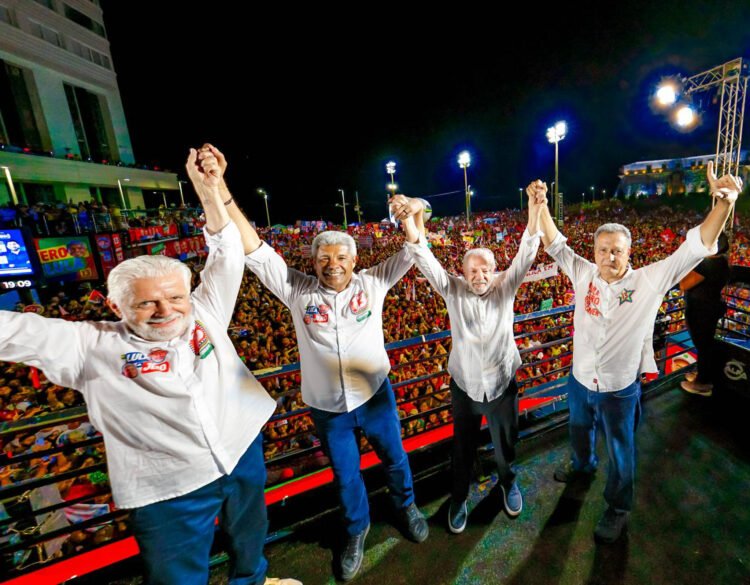 Jerônimo, Rui, Wagner e Lula vencem com folga em Santo Amaro 1 Presidente da República, Luiz Inácio Lula da Silva, durante ato de campanha em Salvador: o evento "Lula em Salvador: O Brasil Pronto Pra Mais", realizado no Circuito Ondina, Salvador - BA.