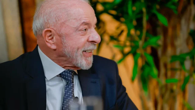Presidente da República, Luiz Inácio Lula da Silva, durante entrevista concedida ao SBT, em São Paulo - SP.