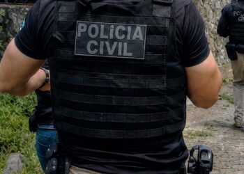 policial civil andando