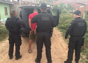homem sendo preso na bahia