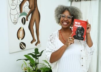 Escritora baiana Paula Brito, autora do livro Nego Fugido – A voz do nosso povo.