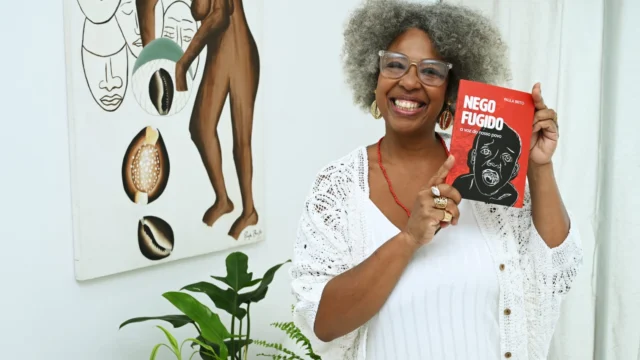 Escritora baiana Paula Brito, autora do livro Nego Fugido – A voz do nosso povo.
