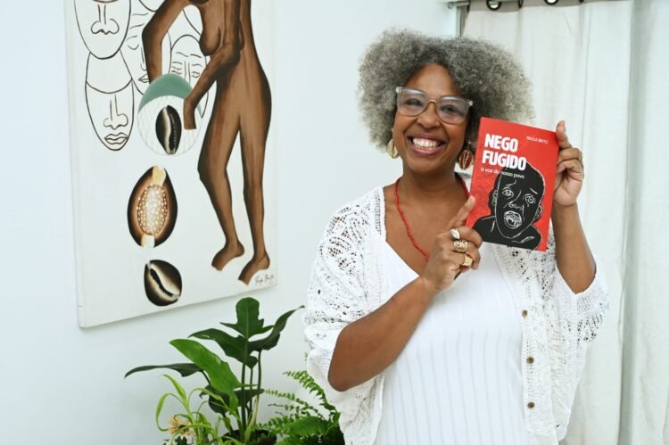 Escritora baiana Paula Brito, autora do livro Nego Fugido – A voz do nosso povo.