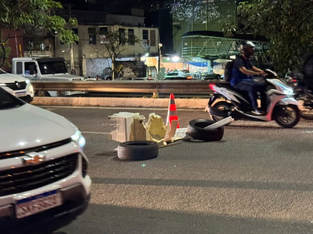 Mulher sofre fratura exposta após ser atropelada na Caixa d’Água, em Salvador 2 moradores bloqueiam via após atropelamento em Salvador
