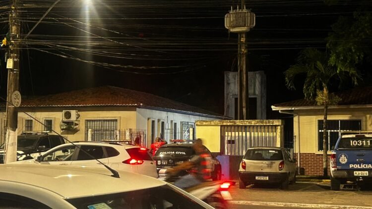 Jovem é morto a tiros em Santo Amaro 1 frente da delegacia de Santo Amaro
