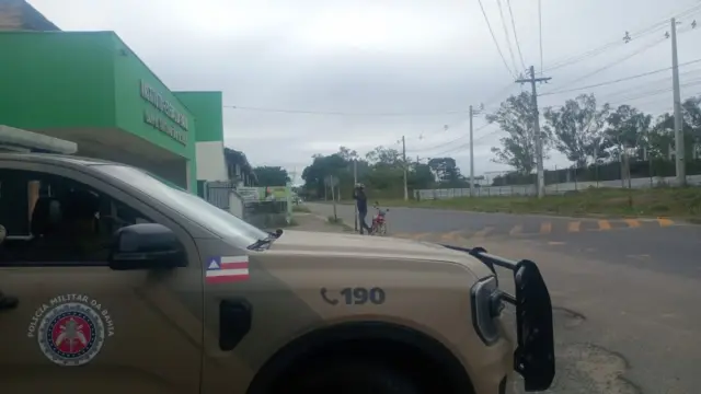 ifba Santo Antônio de Jesus com carro da PM