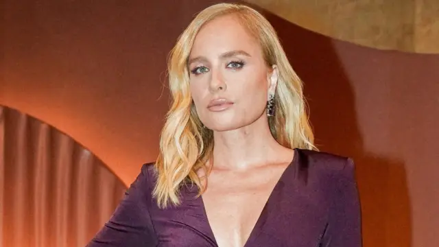 Angélica surge com vestido de grife avaliado em mais de três mil reais na TV