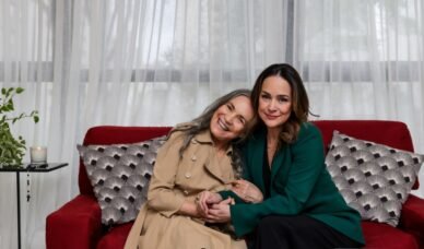 Aos 60 anos de carreira, Regina Duarte nega arrependimentos ao estrear peça com Gabriela Duarte