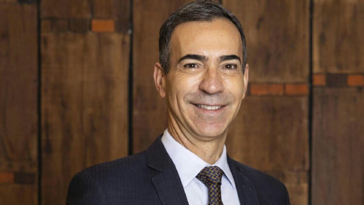 Cesar Tralli consolida trajetória e assume protagonismo no Jornal Nacional