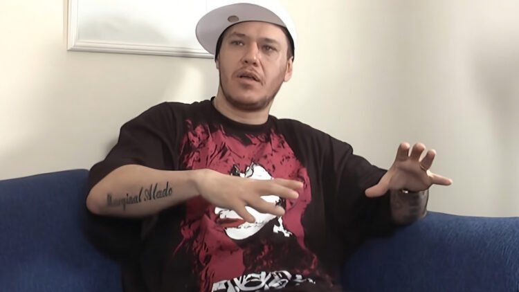 Chorão: apartamento em Santos revelava intimidade do cantor 1 Chorão: apartamento em Santos revelava intimidade do cantor