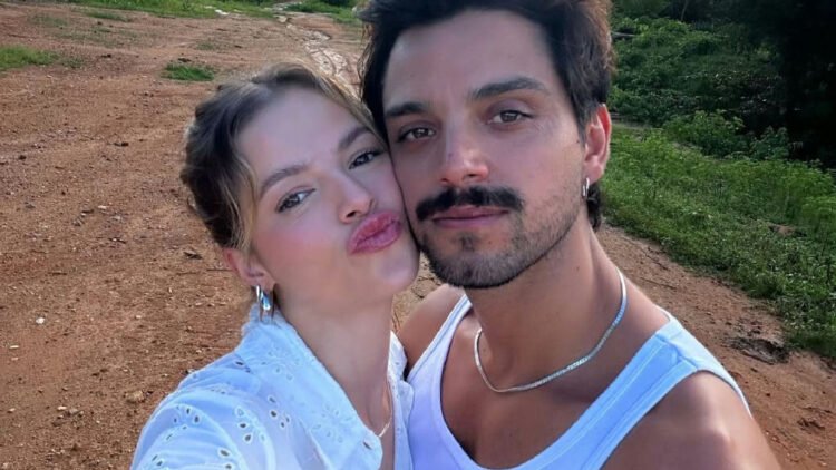 Como Rodrigo Simas e Agatha Moreira construíram seu relacionamento