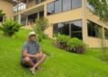 Conheça a casa de campo de Rick, refúgio rústico no interior de Santa Catarina