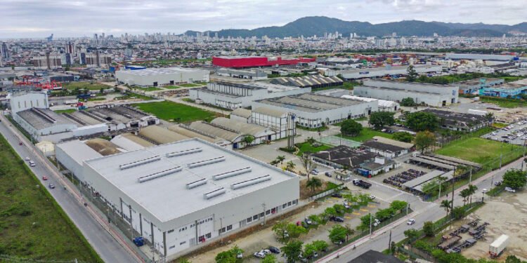 Custo do crédito trava setor industrial e atinge principalmente pequenas empresas segundo CNI