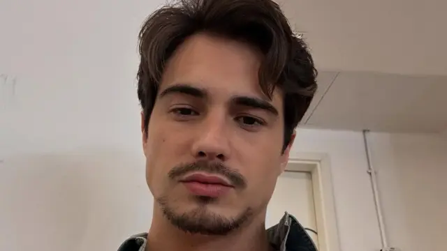 Danilo Mesquita vive romance discreto com a cantora Anitta fora da TV
