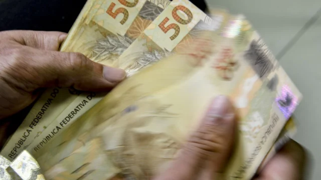 Desenrola 3.0: governo convoca bancos para nova fase de dívidas