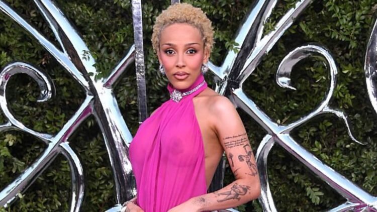 Doja Cat tem fortuna milionária e passou infância em comunidade espiritual
