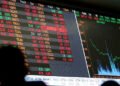 Dólar cai e Bolsa dispara após resultado do primeiro turno das eleições 2 Dólar cai e Bolsa dispara após resultado do primeiro turno das eleições