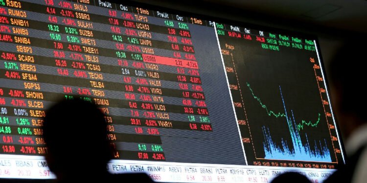Dólar cai e Bolsa dispara após resultado do primeiro turno das eleições 1 Dólar cai e Bolsa dispara após resultado do primeiro turno das eleições