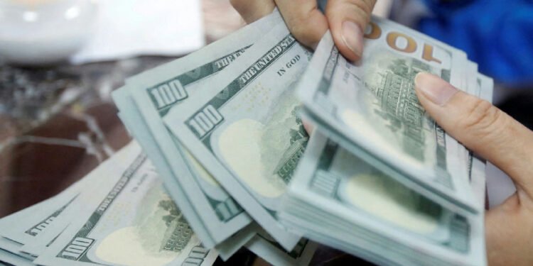 Dólar volta a superar R$ 5 e Ibovespa registra queda após recordes 1 Dólar volta a superar R$ 5 e Ibovespa registra queda após recordes