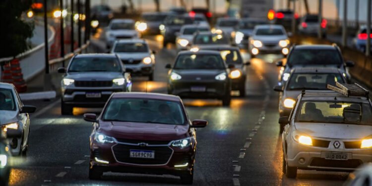 Emplacamentos de veículos superam 500 mil e atingem recorde em setembro 1 Emplacamentos de veículos superam 500 mil e atingem recorde em setembro