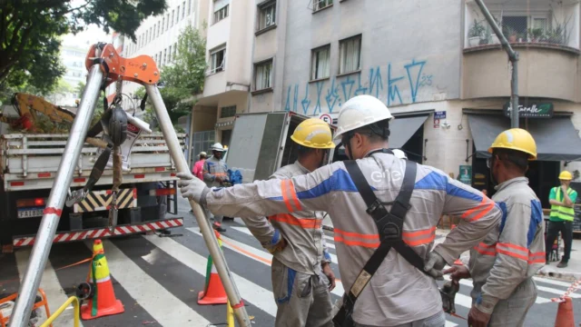 Enel é multada em R$ 11 milhões por falhas de energia em São Paulo