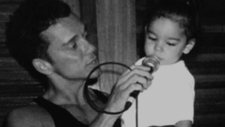 Filha de Netinho presta última homenagem ao cantor após falecimento