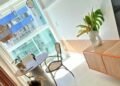 Giulia Costa exibe decoração e detalhes de seu novo apartamento no Rio