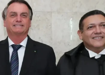 Jair Bolsonaro e Kassio Nunes lado a lado no STF